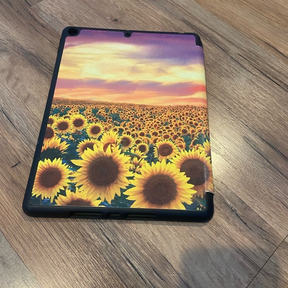 Apple iPad 7th Generation 10.2 Inch Case - Picture 4 of 4